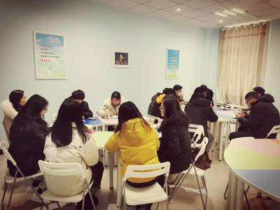 筑牢心理防線(xiàn)，守護(hù)學(xué)子心靈 校心理健康教育中心召開(kāi)疫情防控期間心理健康工作會(huì)議